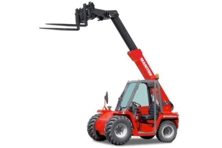 Red telehander