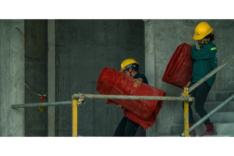 Supplier bringing in materials